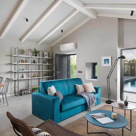 Modern Bino&marija With Pool In Porec Kirmenjak