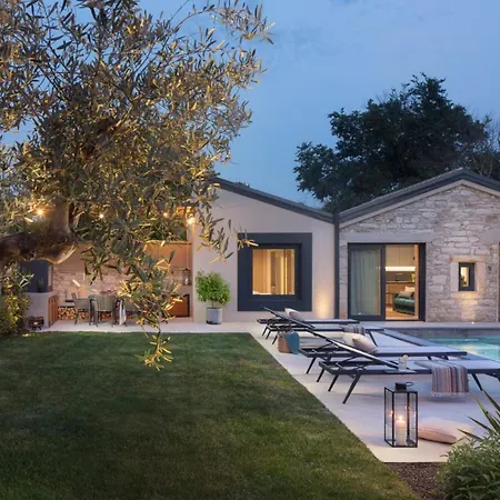 Modern Bino&marija With Pool In Porec * Kirmenjak