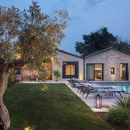 Modern Bino&marija With Pool In Porec * Kirmenjak