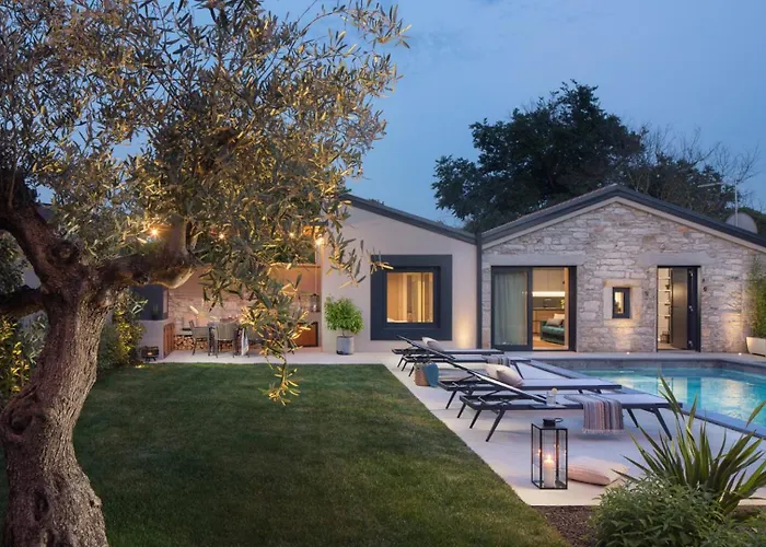 Modern Bino&marija With Pool In Porec * Kirmenjak